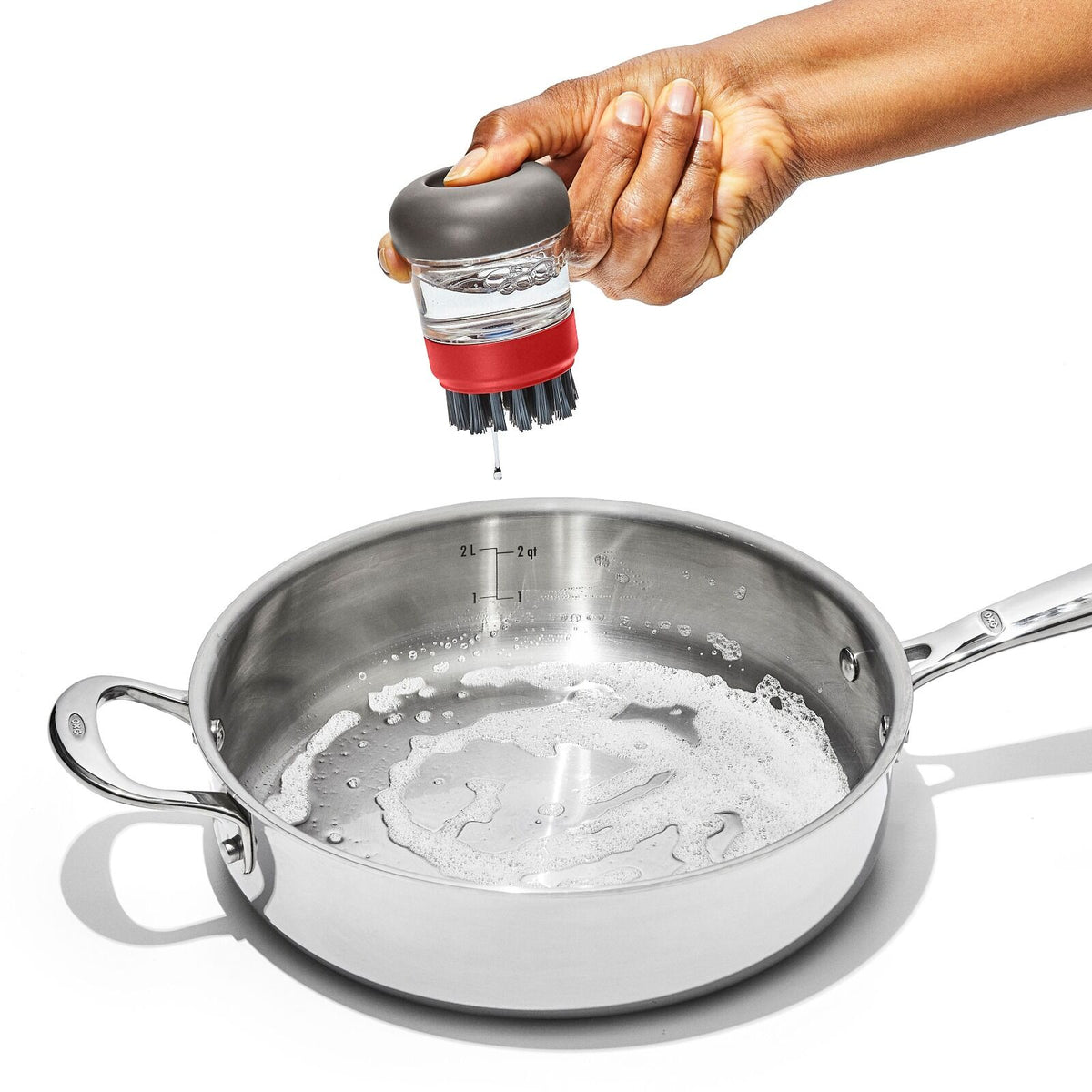 outdoor-soap-dispensing-dish-brush-with-storage-case-l6 odr_9209700_soapdispensingbrush_10.jpg