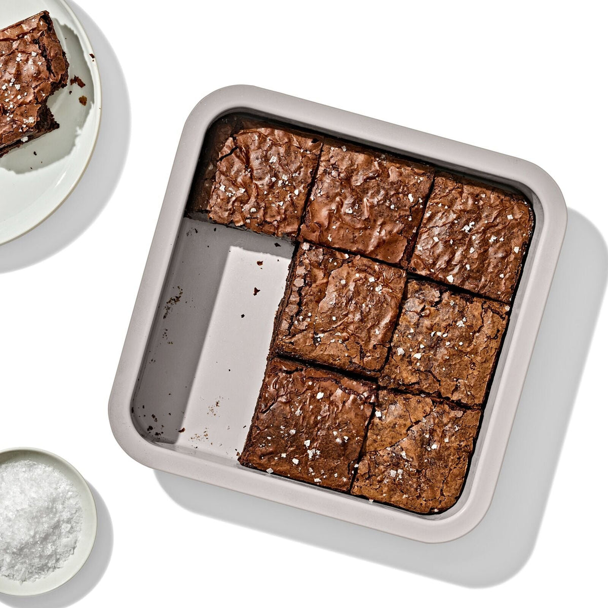 non-stick-pro-ceramic-coated-metal-bakeware-9-square-cake-pan-c9 oxo_9in-square-cake-pan_pdp_01.jpg