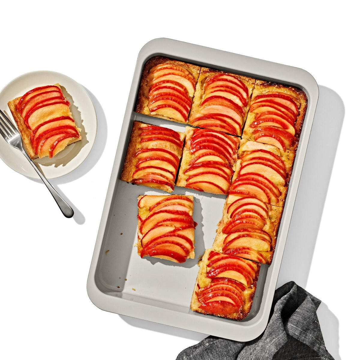 non-stick-pro-ceramic-coated-metal-bakeware-9-x-13-cake-pan-storm-blue-g8 oxo_9x13-cake-pan_pdp_01.jpg