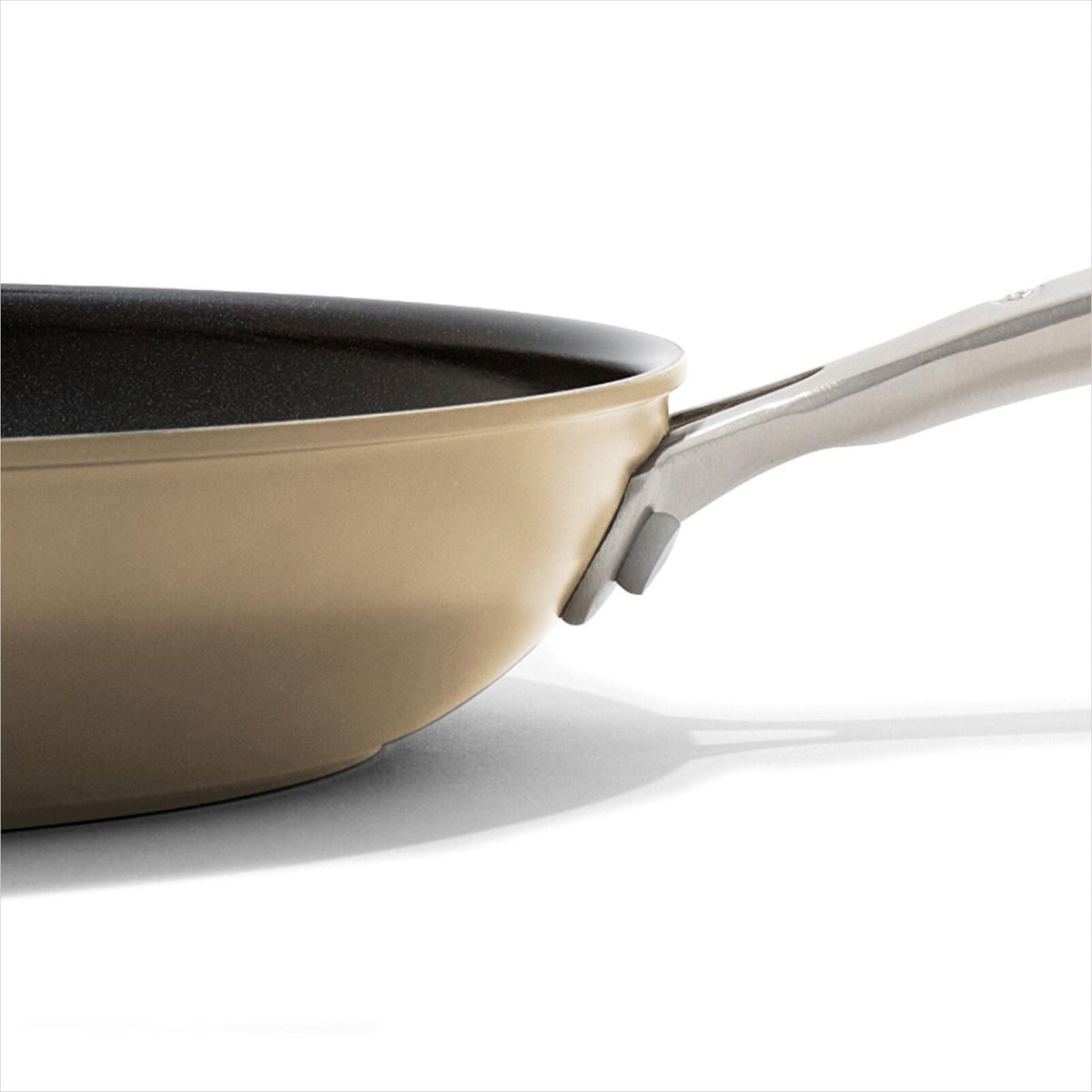 enhanced-non-stick-10-inch-frypan-i3 oxo_cc010458-001_enhanced-nonstick-10in-fry-pan-biscuit_pdp_03.jpg