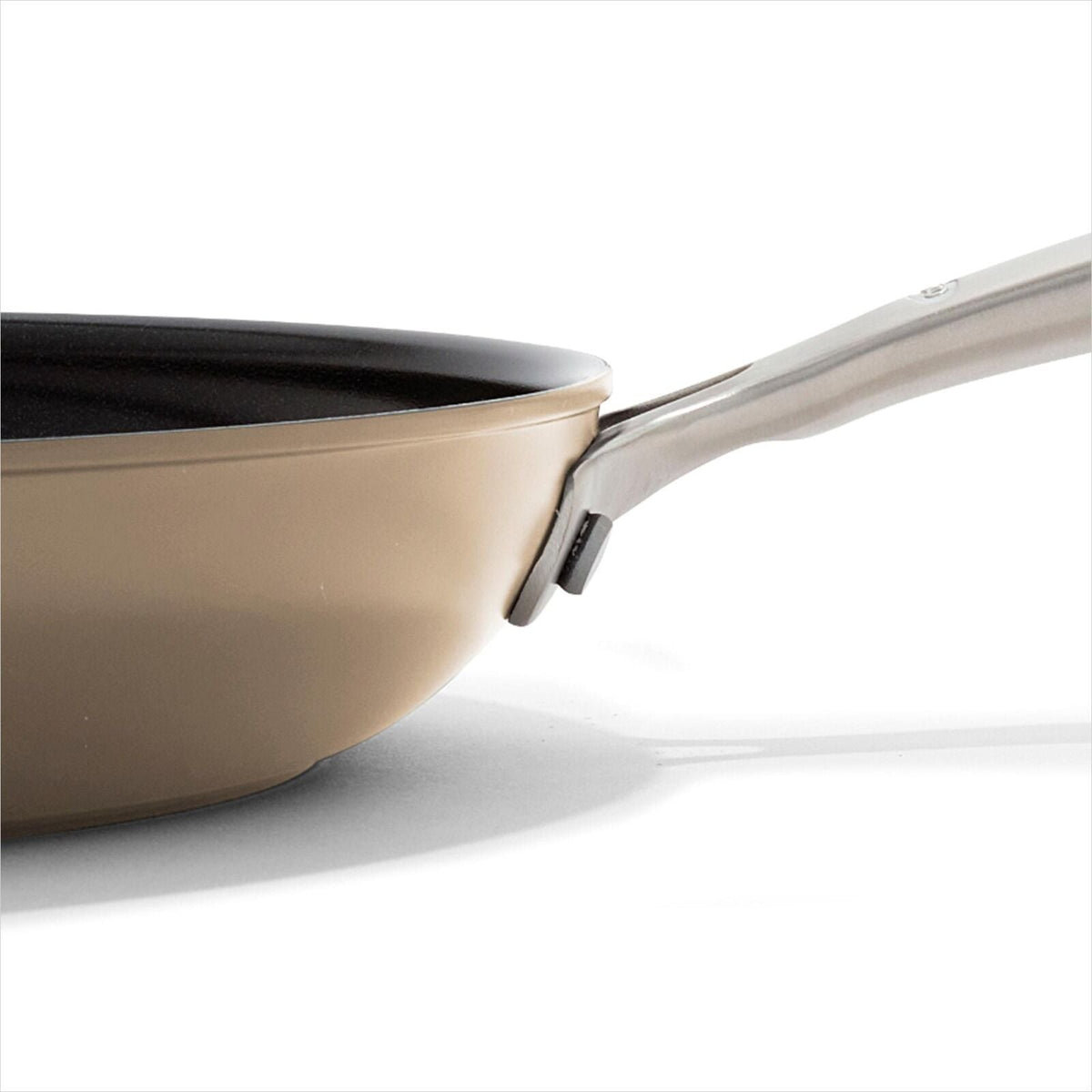 enhanced-non-stick-12-inch-frypan-v6 oxo_cc010459-001_enhanced-nonstick-12in-fry-pan-biscuit_pdp_03.jpg