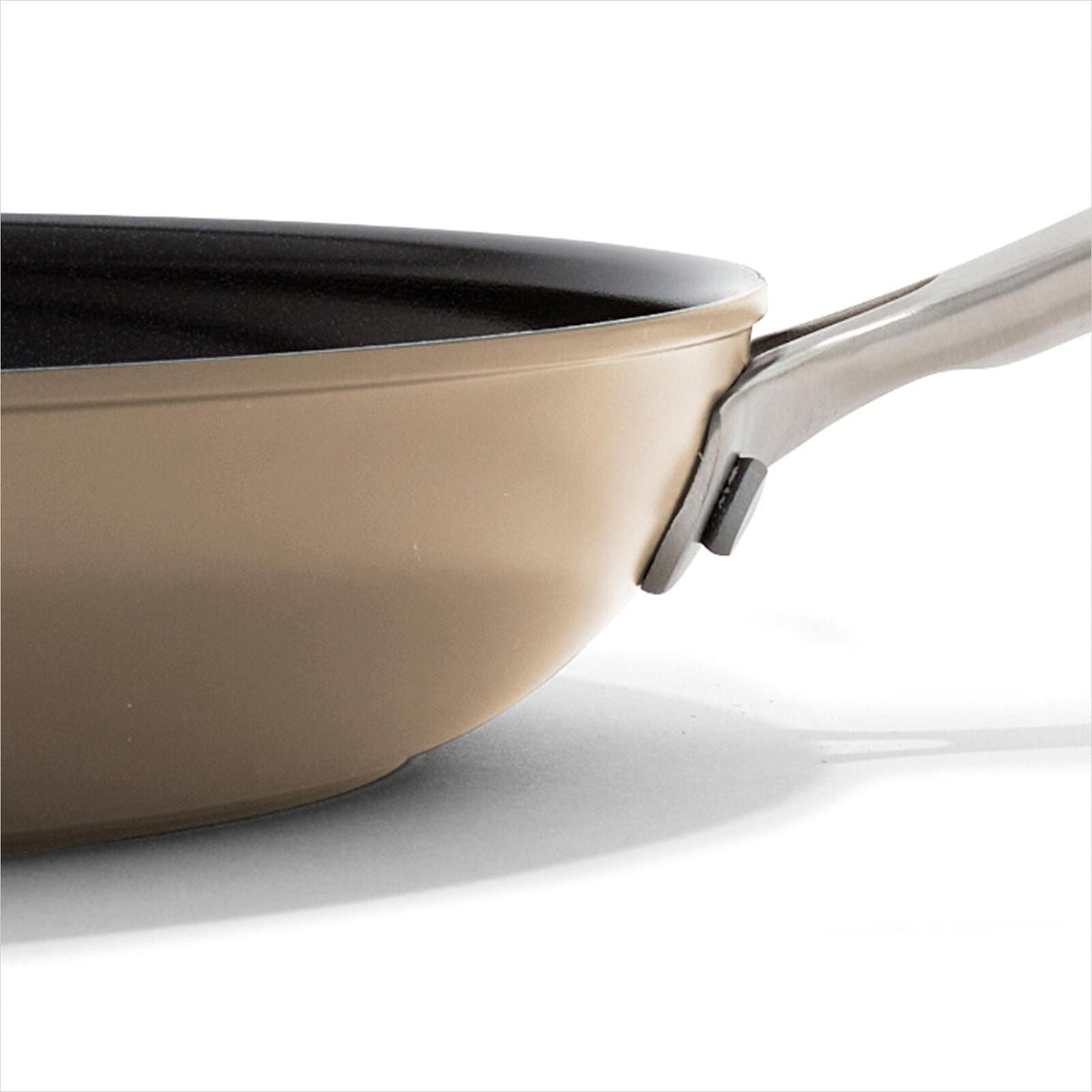 oxo-enhanced-non-stick-12-inch-frypan-with-lid-b2 oxo_cc010460-001_enhanced-nonstick-12in-fry-pan-lid-biscuit_pdp_03.jpg