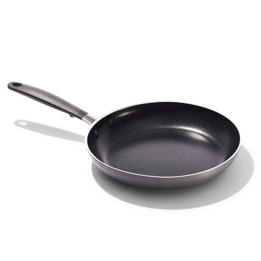 non-stick-pro-every-day-10-inch-fry-pan-k6 oxo_cc010469-001_nonstick-everyday-10in-fry-pan_pdp_01.jpg