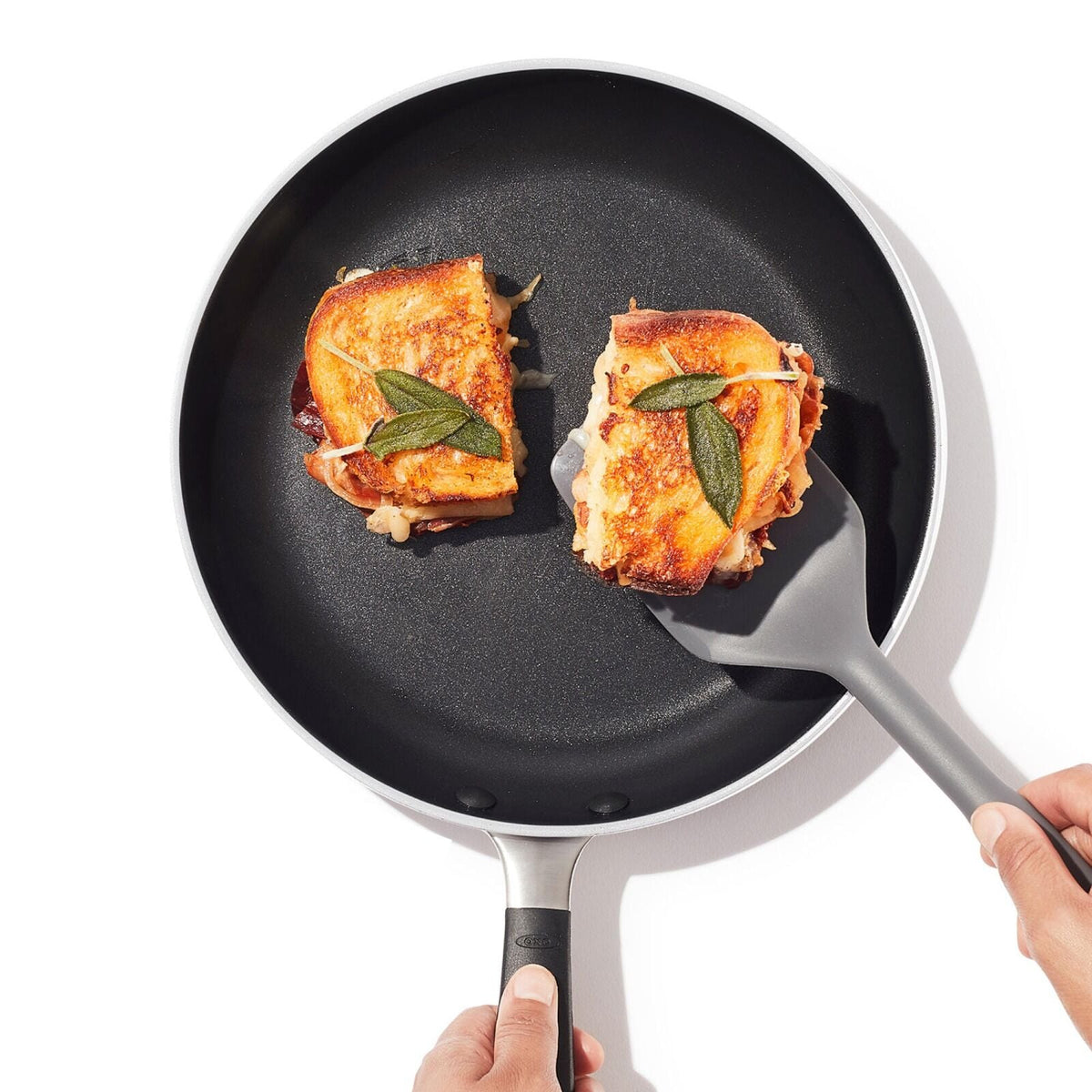 non-stick-pro-every-day-10-inch-fry-pan-k6 oxo_cc010469-001_nonstick-everyday-10in-fry-pan_pdp_05.jpg