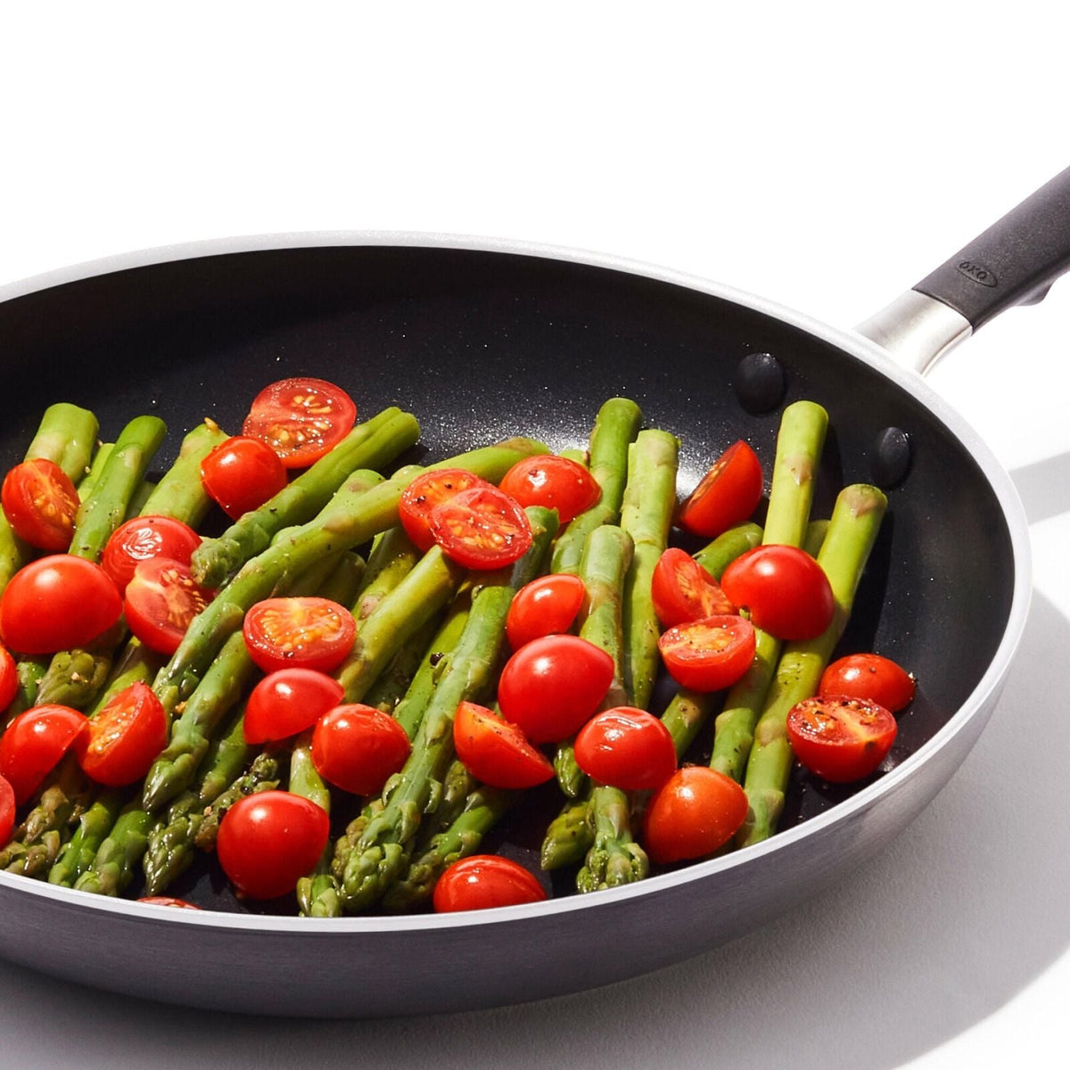 non-stick-pro-every-day-12-inch-frypan-v0 oxo_cc010470-001_nonstick-everyday-12in-fry-pan_pdp_05.jpg