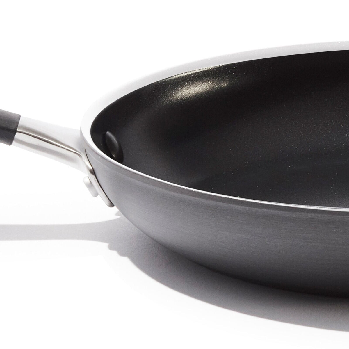 non-stick-pro-every-day-2-piece-frypan-set-e7 oxo_cc010473-001_nonstick-everyday-2pc-fry-pan-set_pdp_07.jpg