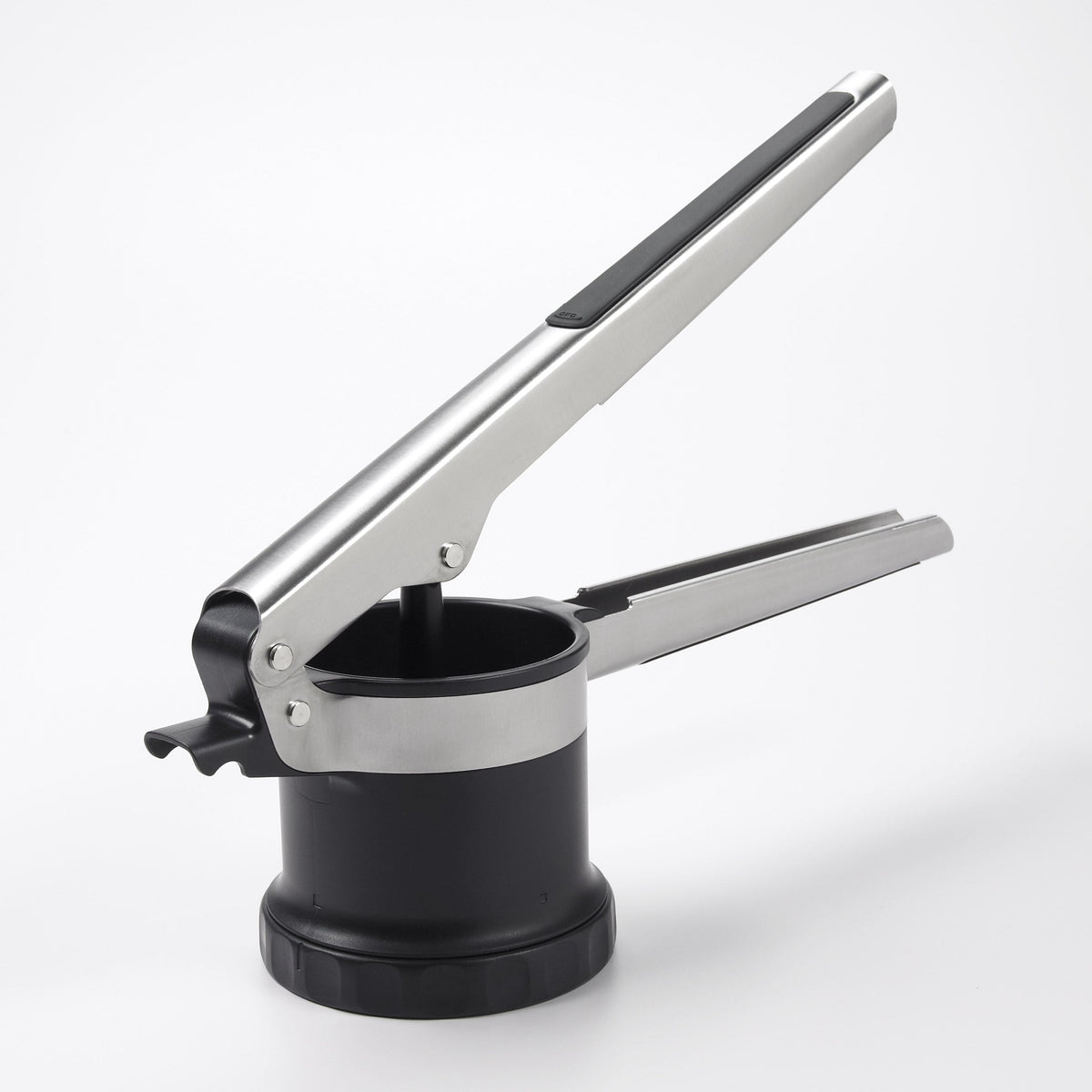 3-in-1-adjustable-potato-ricer-j0 oxo_good_grips_3-in-1_adjustable_potato_ricer_gg_1129780_1.jpg