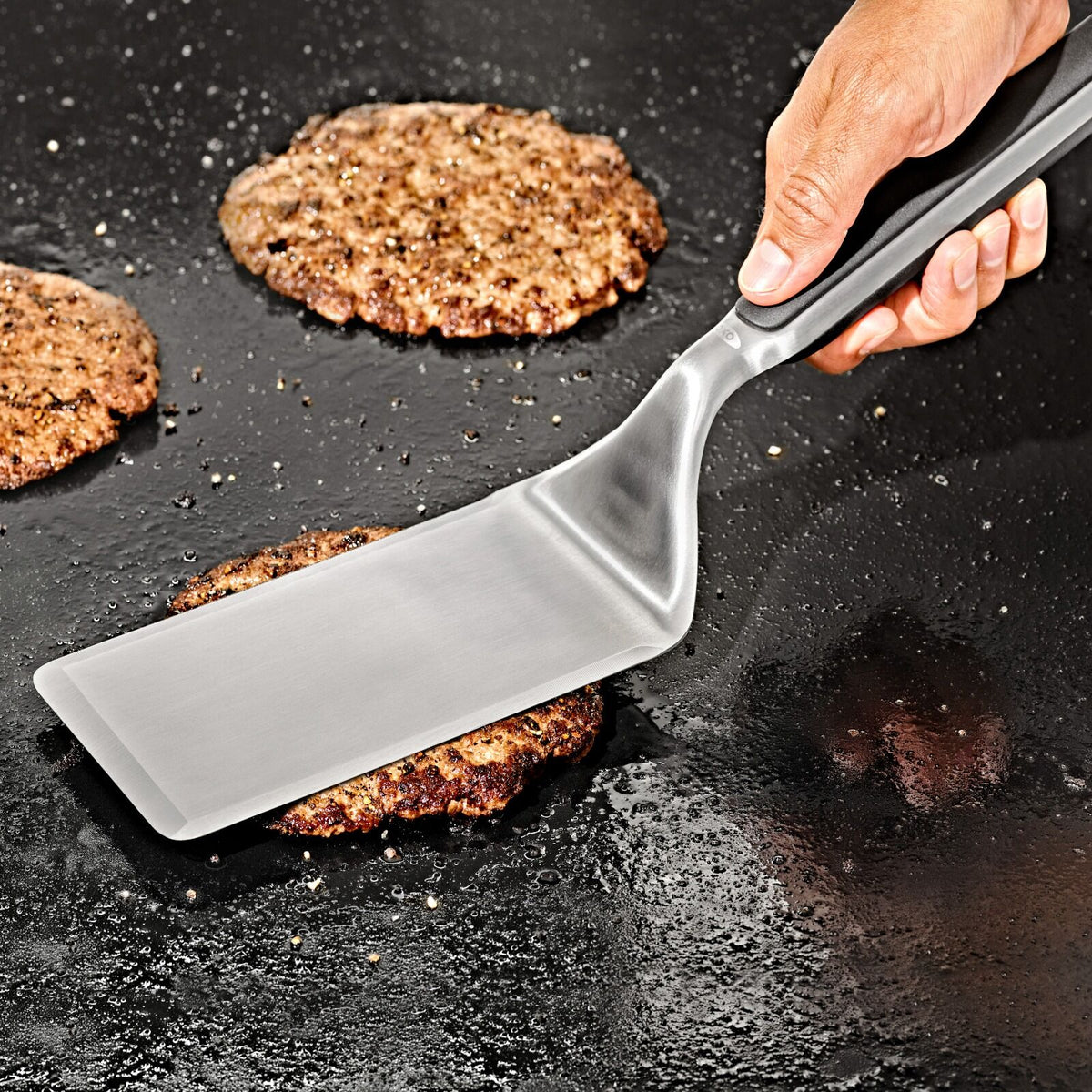oxo-outdoor-large-griddle-turner-p7 oxo_griddle-turner_pdp_01_1.jpeg