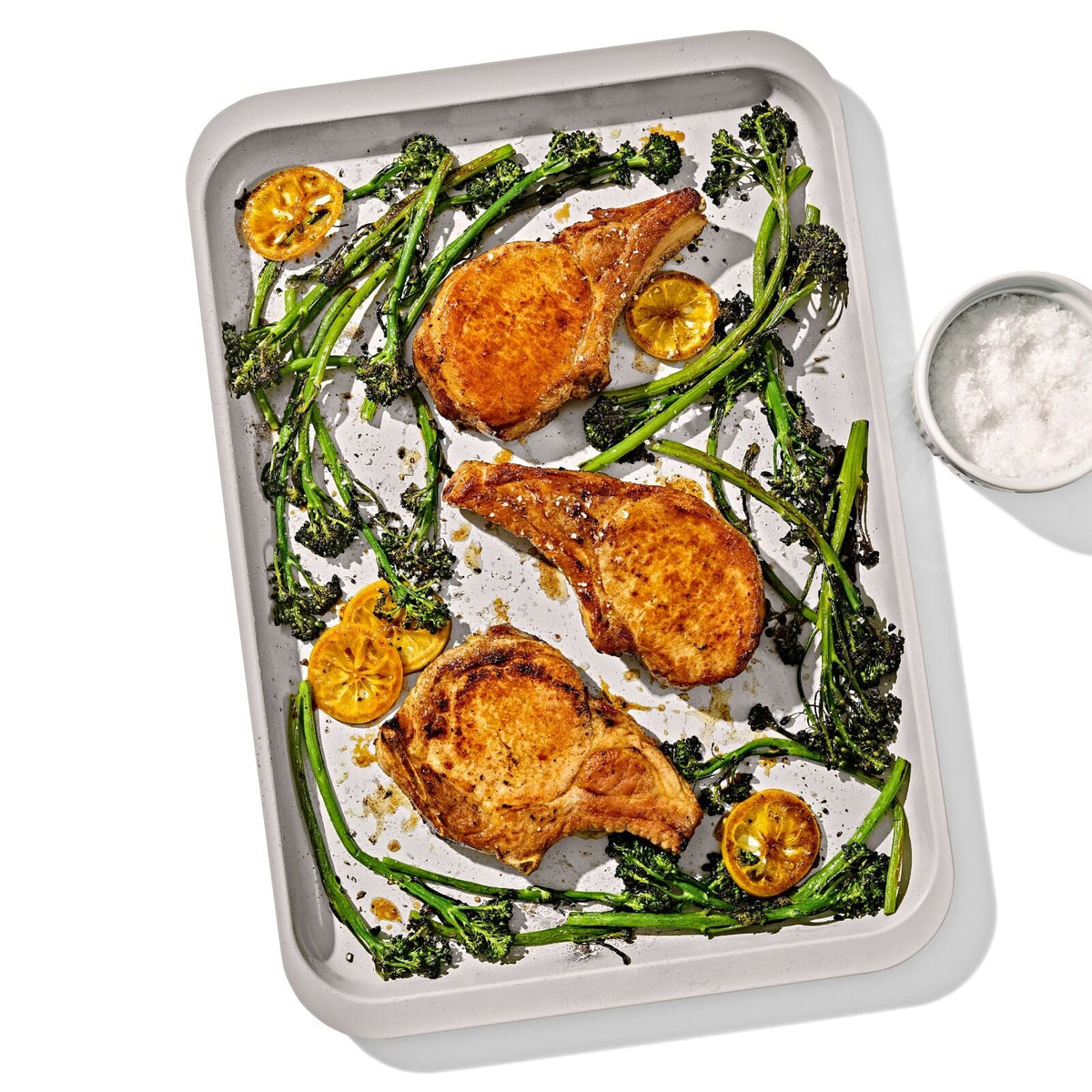 non-stick-pro-ceramic-coated-metal-bakeware-half-sheet-pan-c2 oxo_half-sheet-pan_pdp_04_1.jpg