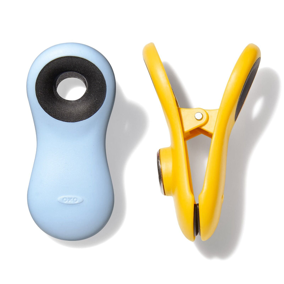 magnetic-all-purpose-clips-4-pack-assorted-colors-v8 oxo_magnetic_clips_set-13328400_015.jpg