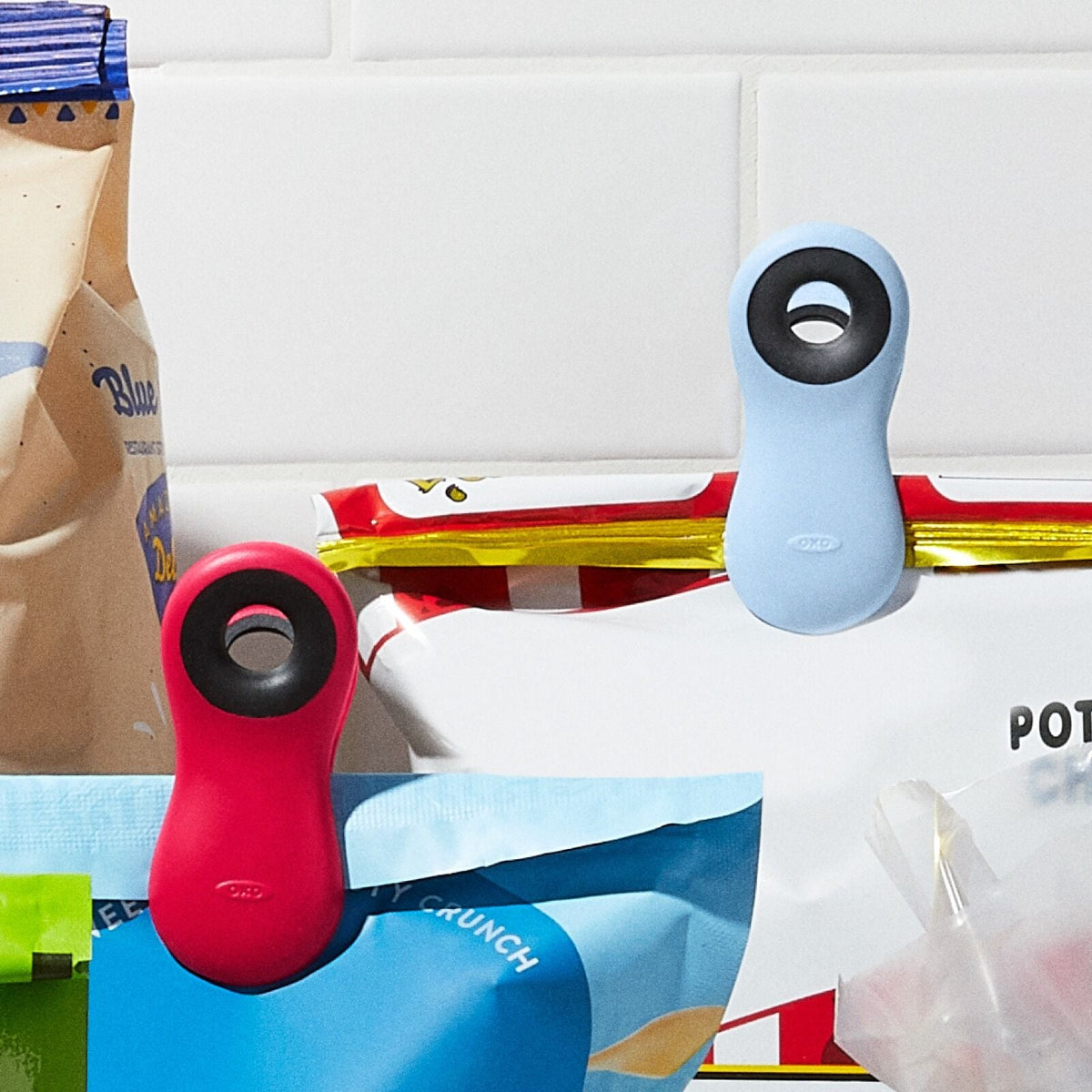 magnetic-all-purpose-clips-4-pack-assorted-colors-v8 oxo_magnetic_clips_set-13328400_019.jpg
