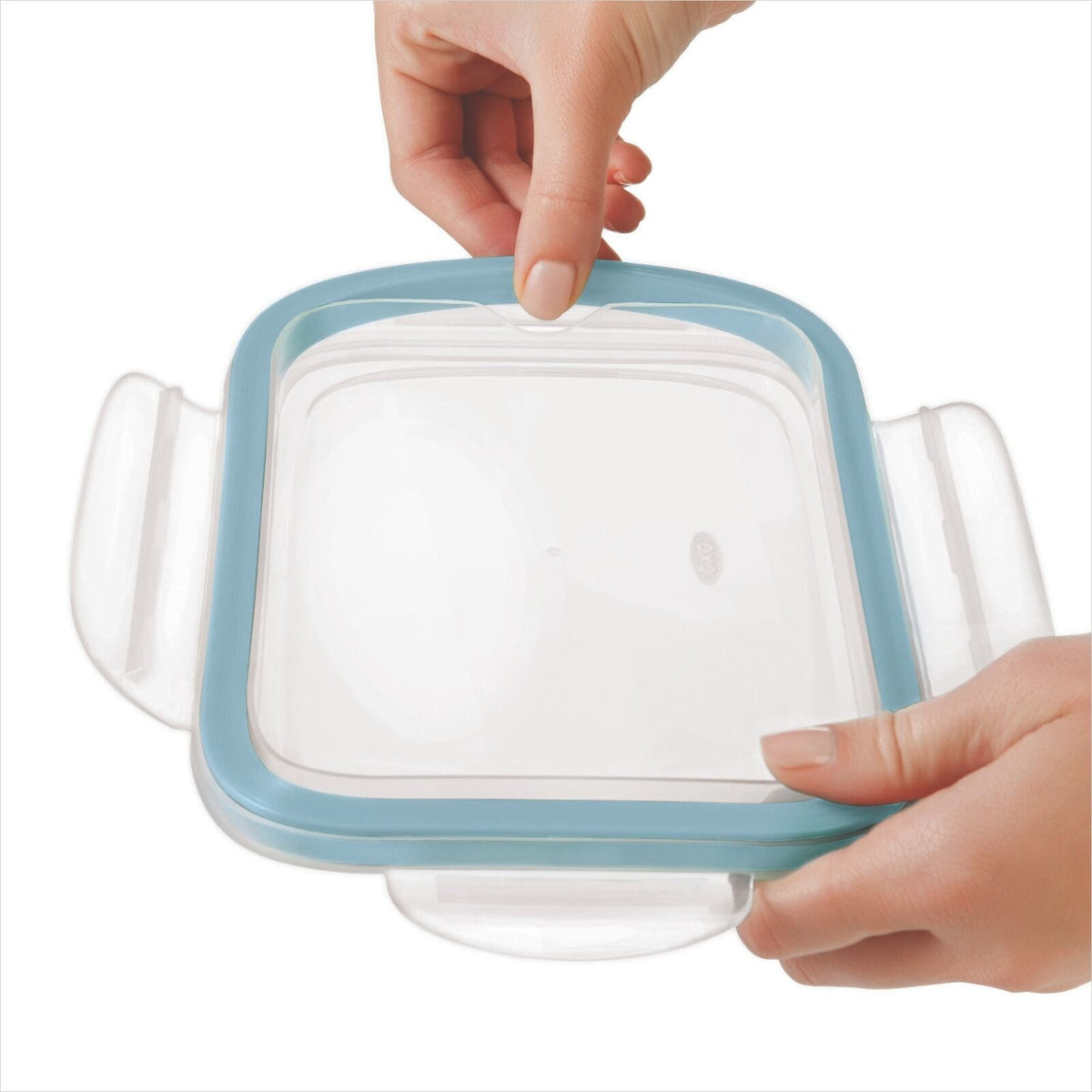smart-seal-1-6-cup-glass-rectangle-container-arctic-blue-q9 oxo_smartseal_rectangle-glass-arctic_pdp_05_2.jpeg