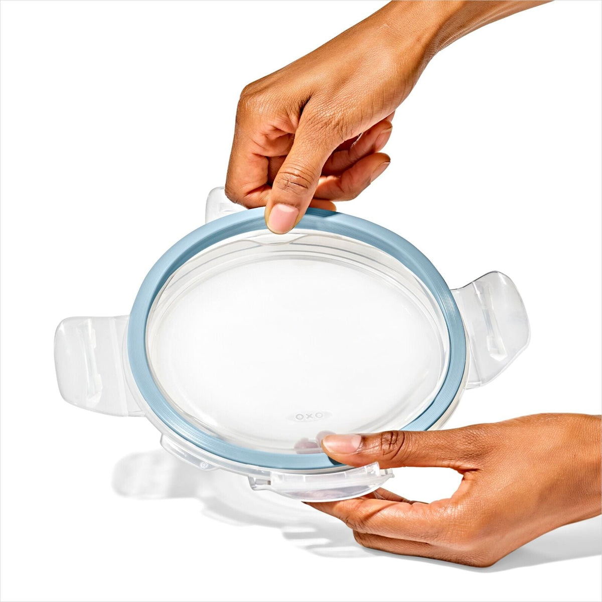 16-piece-smart-seal-glass-everyday-container-set-arctic-blue-r9 oxo_smartseal_round-glass-arctic_pdp_05.jpeg