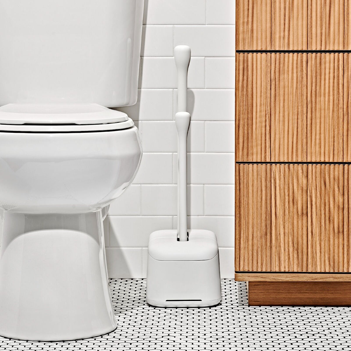 toilet-brush-and-plunger-set-t2 oxo_toilet-brush-plunger-set_pdp_01_3_.jpeg