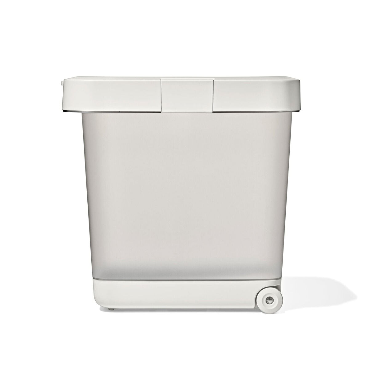 oxo-pet-airtight-food-container-with-scoop-large-a1 pet_7301500_airtight-food-container-large_pdp_07.jpeg