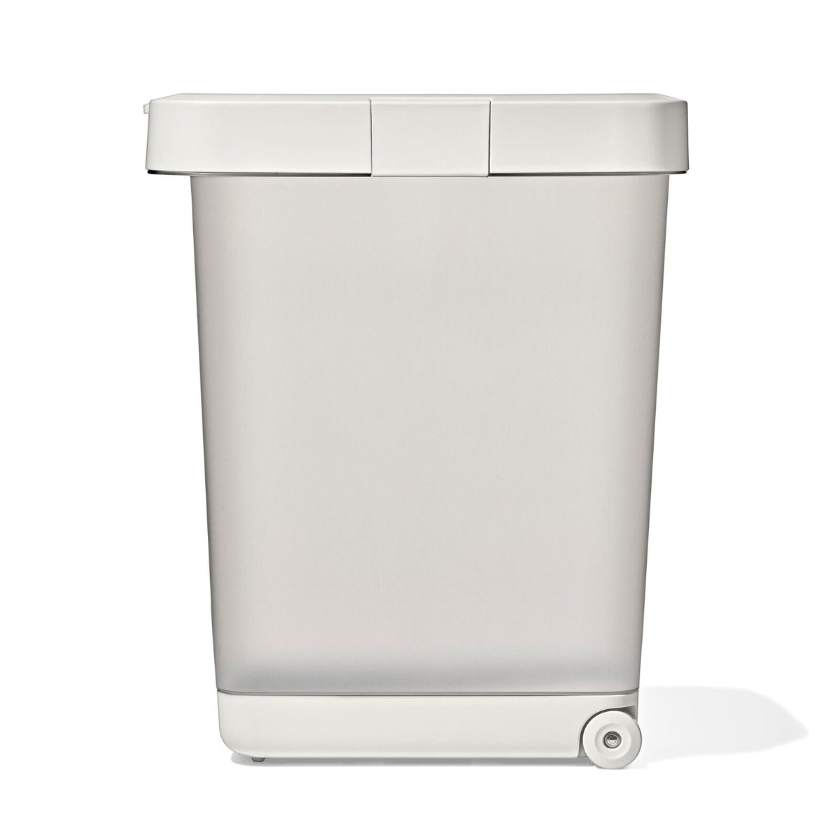 oxo-pet-airtight-food-container-with-scoop-extra-large-f0 pet_7301600_airtight-food-container-extra-large_pdp_07.jpeg
