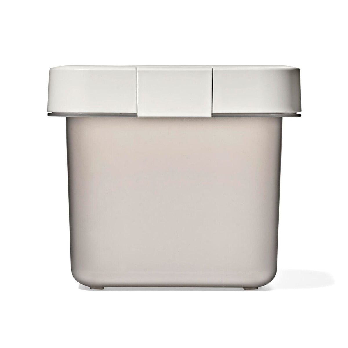 oxo-pet-airtight-food-container-with-scoop-small-l7 pet_7301700_airtight-food-container-small_pdp_03.jpg