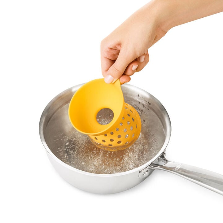 silicone-egg-poacher-set-of-2-m6 poacher_4.jpg