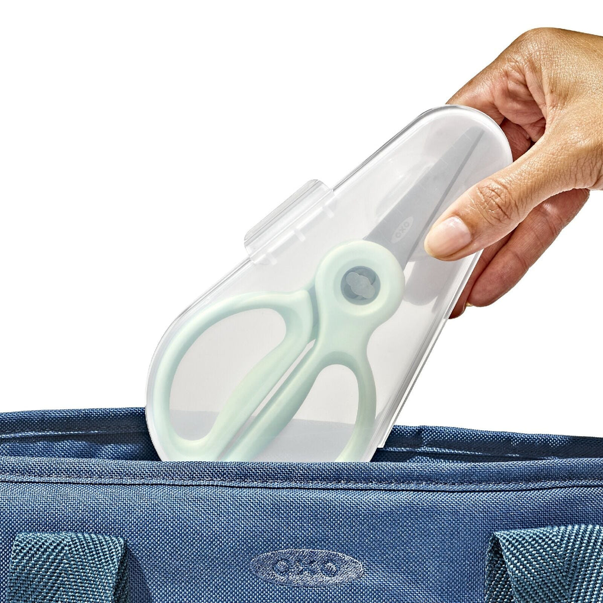 on-the-go-food-scissors-with-case-u8 tot_61176600_baby-food-scissors-opal_pdp_03.jpeg