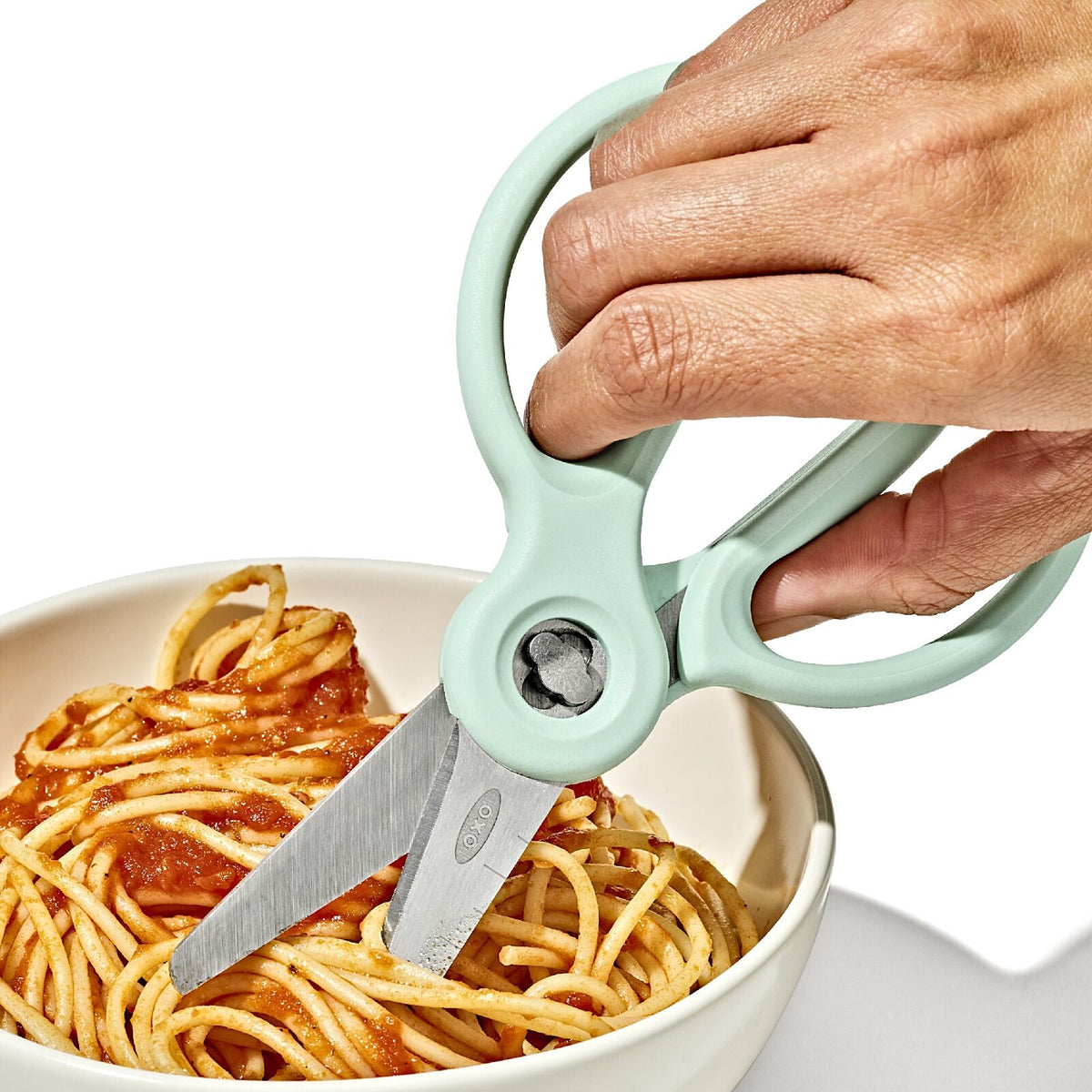 on-the-go-food-scissors-with-case-u8 tot_61176600_baby-food-scissors-opal_pdp_04.jpeg