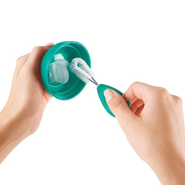 cleaning-set-for-straw-and-sippy-cups-v0 tot_62123100_4b.jpg
