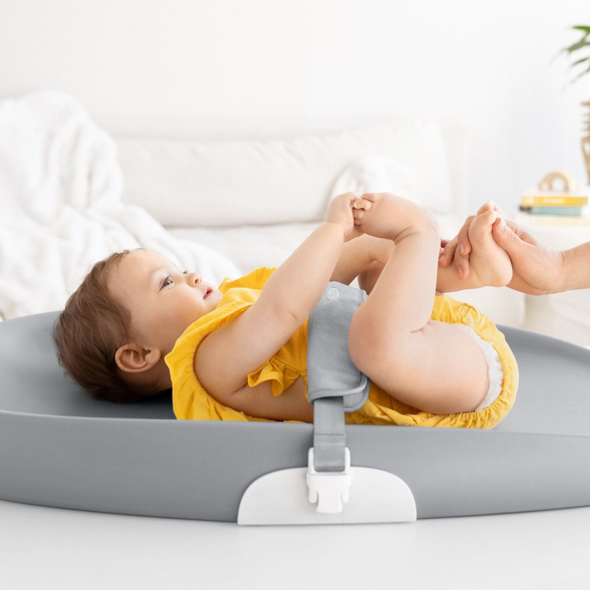 tot-changing-pad-gray-s8 tot_63154800_changingpad_pdp_02.jpg