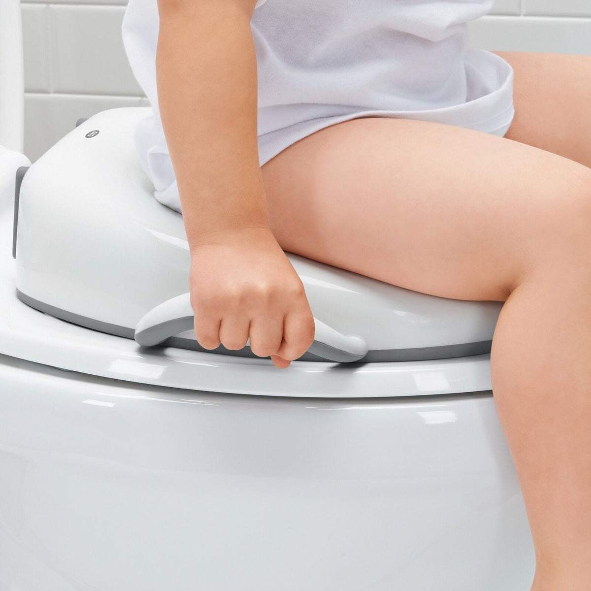 sit-right-potty-seat-gray-g6 tot_6315900_sitrightpottygray_pdp_04.jpg
