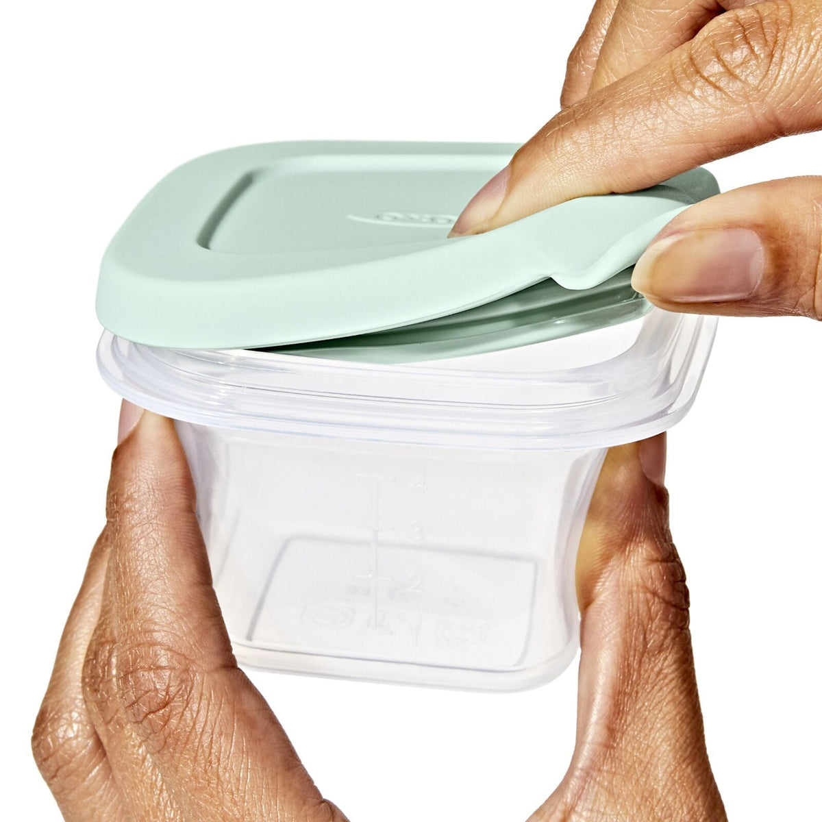silicone-baby-blocks-food-storage-containers-4-oz-opal-o8 tot_silicone-baby-blocks-4oz_opal_pdp_06_1.jpeg